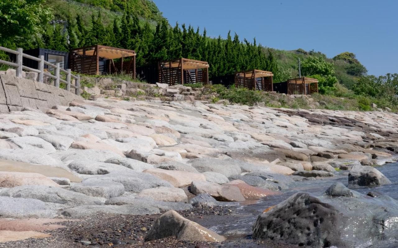 Отель Retreat佐渡風島 グランピング- Self Check-In Only Sado Экстерьер фото